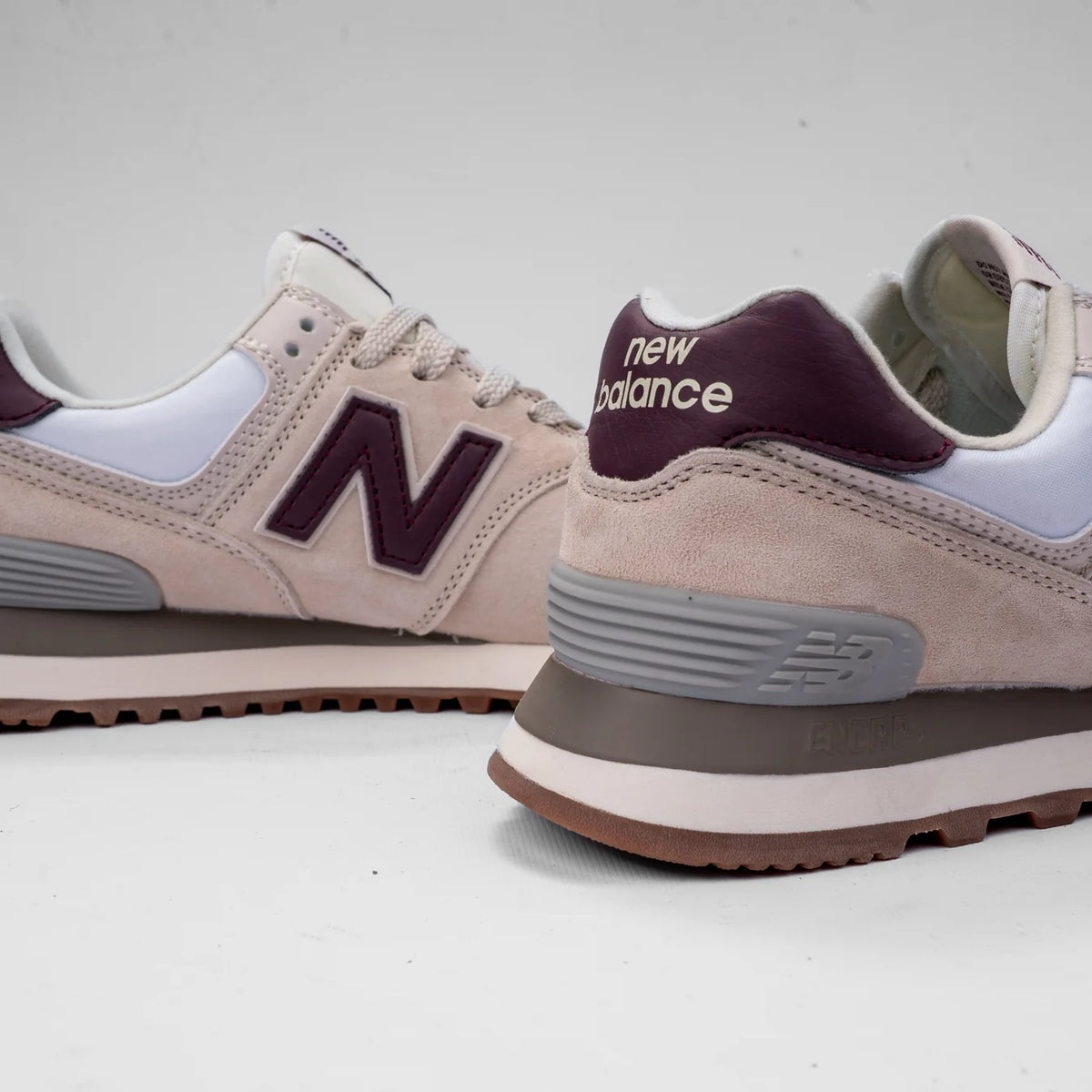New Balance 574 (Burgundy)